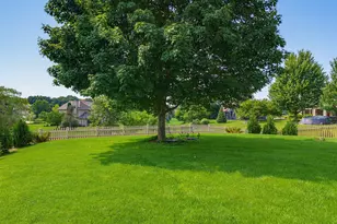 W148N10759 Crabtree Ln, Germantown, WI 53022 - Photo 10