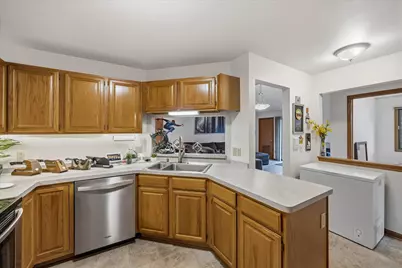 409 N Main St #E, Thiensville, WI 53092 - Photo 16