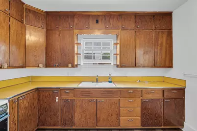 704  Belmont Ave, Racine, WI 53405 - Photo 22