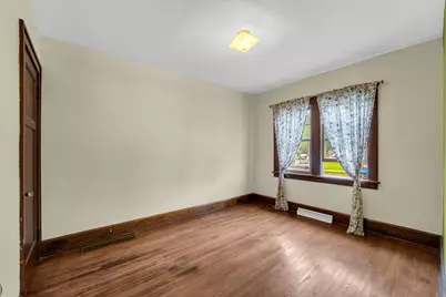704  Belmont Ave, Racine, WI 53405 - Photo 10