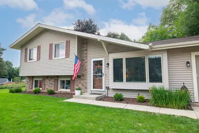 2909  Berkshire Ct, Waukesha, WI 53188 - Photo 2