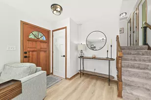 2909 Berkshire Ct, Waukesha, WI 53188 - Photo 6