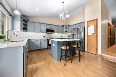 9407 S 33rd St, Franklin, WI 53132 - Photo 8
