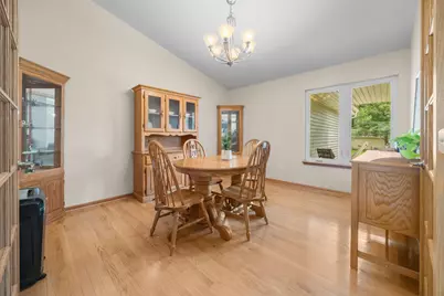 9407 S 33rd St, Franklin, WI 53132 - Photo 14
