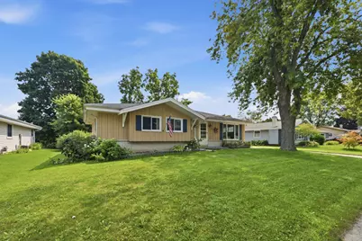 211  Maple St, Grafton, WI 53024 - Photo 2