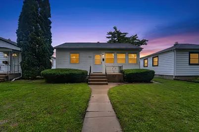3822 S 19th St, Milwaukee, WI 53221 - Photo 2