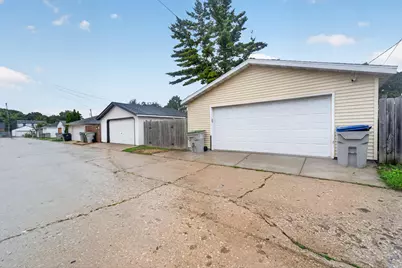 3822 S 19th St, Milwaukee, WI 53221 - Photo 14
