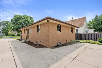 2722 E Denton Ave, Saint Francis, WI 53235 - Photo 28