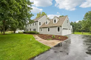 165 Hickory Dr, Delafield, WI 53018 - Photo 4