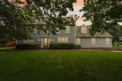 165  Hickory Dr, Delafield, WI 53018 - Photo 4