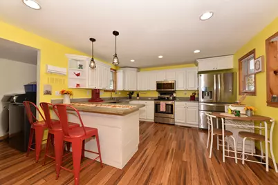 657  First St, Hartford, WI 53027 - Photo 6