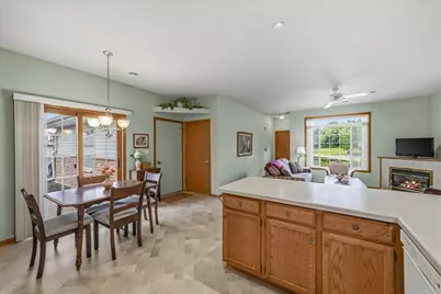 827  Cheyenne Ave #Unit D, Grafton, WI 53024 - Photo 10
