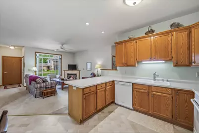 827  Cheyenne Ave #Unit D, Grafton, WI 53024 - Photo 8