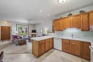 827 Cheyenne Ave, Grafton, WI 53024 - Photo 8