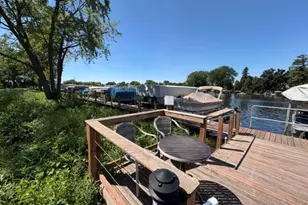 240 Marina Ct, Racine, WI 53185 - Photo 6