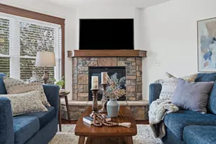 406 Coronado Cir, Onalaska, WI 54650 - Photo 4