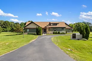 S90W32800 Granite Trail, Mukwonago, WI 53149 - Photo 1