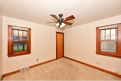 1828 E Eden Pl, Saint Francis, WI 53235 - Photo 12