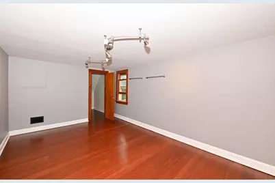 1828 E Eden Pl, Saint Francis, WI 53235 - Photo 18