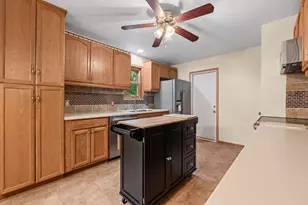 7841 Pathfinder Ln, Farmington, WI 53090 - Photo 6