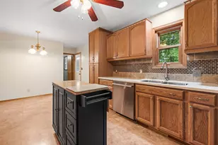 7841 Pathfinder Ln, Farmington, WI 53090 - Photo 8