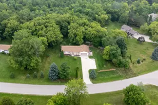 7841 Pathfinder Ln, Farmington, WI 53090 - Photo 32