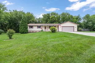 7841 Pathfinder Ln, Farmington, WI 53090 - Photo 2