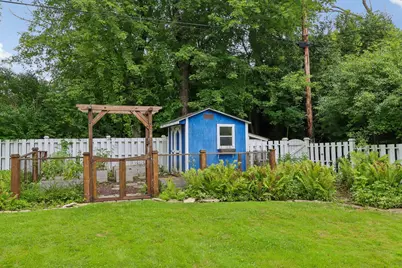 8208 N Santa Monica Blvd, Fox Point, WI 53217 - Photo 38