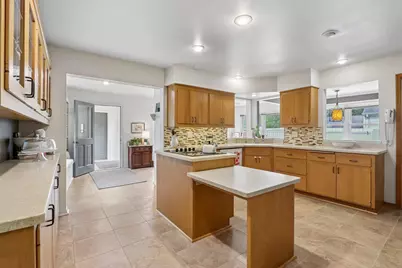 8208 N Santa Monica Blvd, Fox Point, WI 53217 - Photo 14