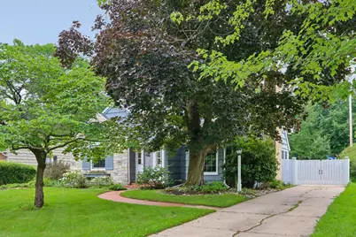 8208 N Santa Monica Blvd, Fox Point, WI 53217 - Photo 2