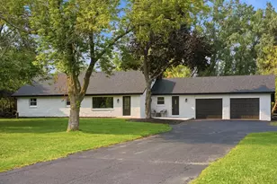 7526 W County Line Rd, Mequon, WI 53092 - Photo 2