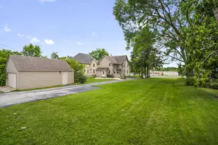 N88W16226 Park Blvd, Menomonee Falls, WI 53051 - Photo 30