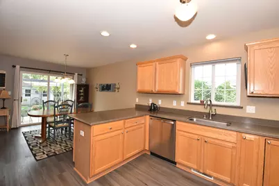 3608  Rivers Crossing Dr, Waukesha, WI 53189 - Photo 8