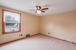 980 Bartlett Dr, Oconomowoc, WI 53066 - Photo 16