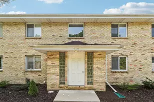 410 Cheviot Chase, Waukesha, WI 53186 - Photo 2