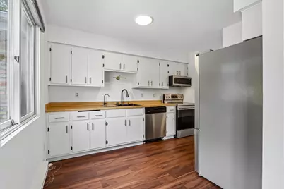 410  Cheviot Chase - #2, Waukesha, WI 53186 - Photo 6