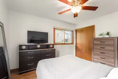 12405 W Euclid Ave, New Berlin, WI 53151 - Photo 20