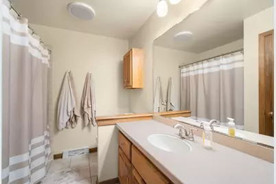 12405 W Euclid Ave, New Berlin, WI 53151 - Photo 22