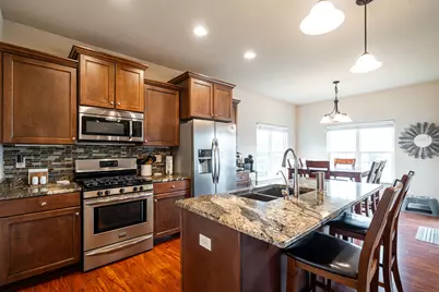 1032  Juniper Ln, Hartford, WI 53027 - Photo 8