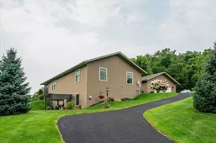 425 Fox Hollow Dr, Stoddard, WI 54658 - Photo 2