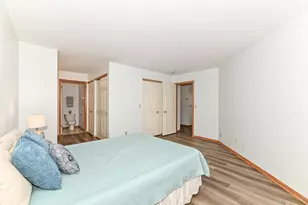 1600 W Green Tree Rd, Glendale, WI 53209 - Photo 8