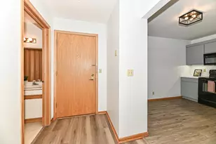 1600 W Green Tree Rd, Glendale, WI 53209 - Photo 10