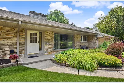 9515 W Hadley St, Milwaukee, WI 53222 - Photo 2