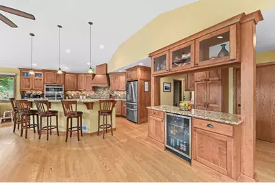 9515 W Hadley St, Milwaukee, WI 53222 - Photo 10