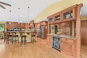 9515 W Hadley St, Milwaukee, WI 53222 - Photo 10