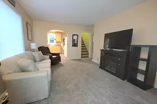 2811 S 88th St, West Allis, WI 53227 - Photo 8