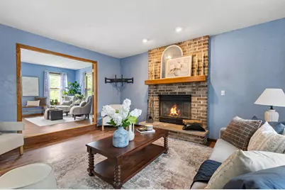 2615  Faringdon Ct, Waukesha, WI 53188 - Photo 8