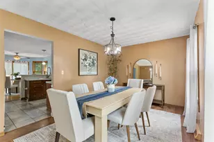 2615 Faringdon Ct, Waukesha, WI 53188 - Photo 6