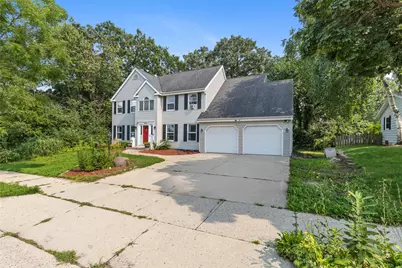 2615  Faringdon Ct, Waukesha, WI 53188 - Photo 2