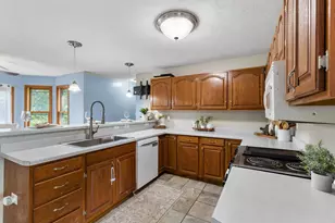 2615 Faringdon Ct, Waukesha, WI 53188 - Photo 12